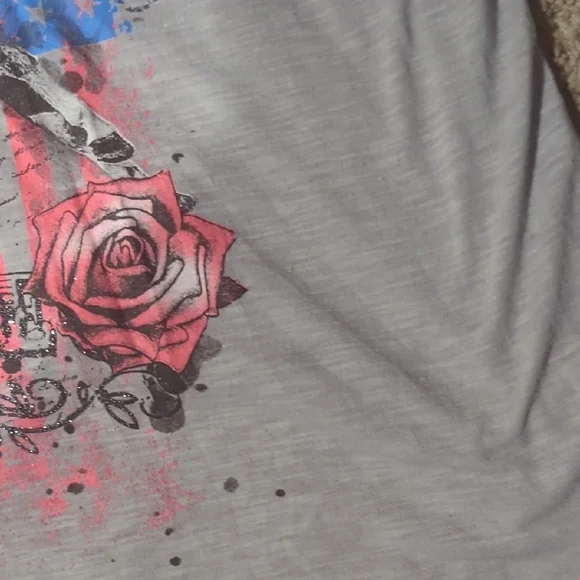 Women's Gray Graphic Tank Top - Picture 6 of 11